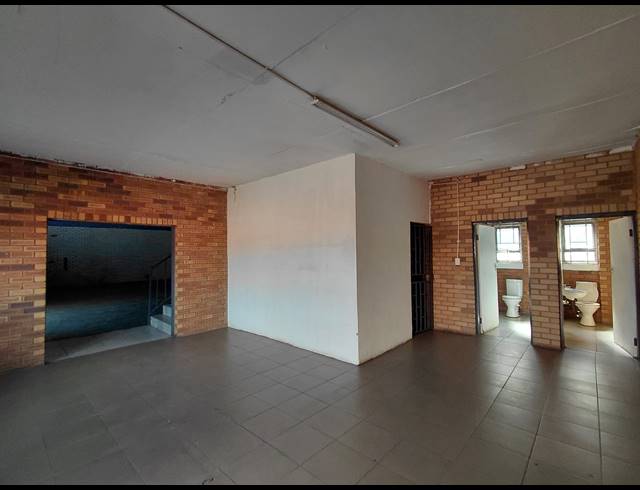 186M² WAREHOUSE TO LET IN CLAYVILLE